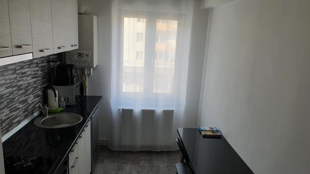 Apartmán Fim Apartament Hunedoara Exteriér fotografie