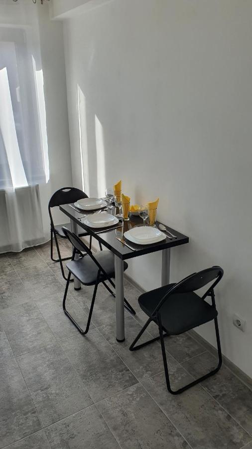 Apartmán Fim Apartament Hunedoara Exteriér fotografie