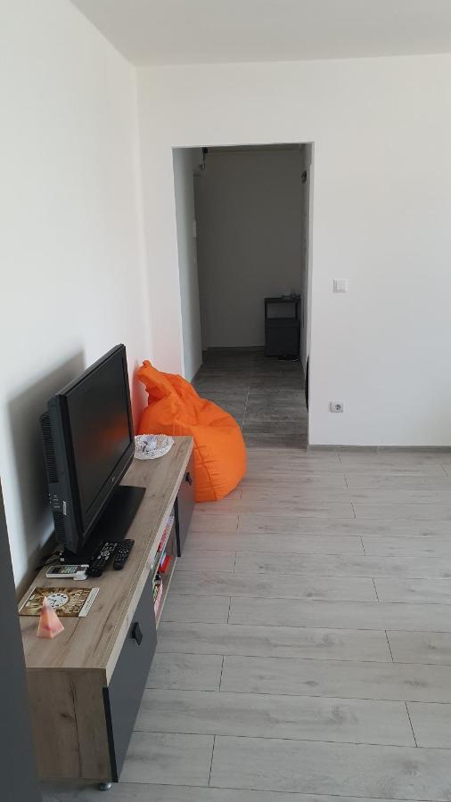 Apartmán Fim Apartament Hunedoara Exteriér fotografie